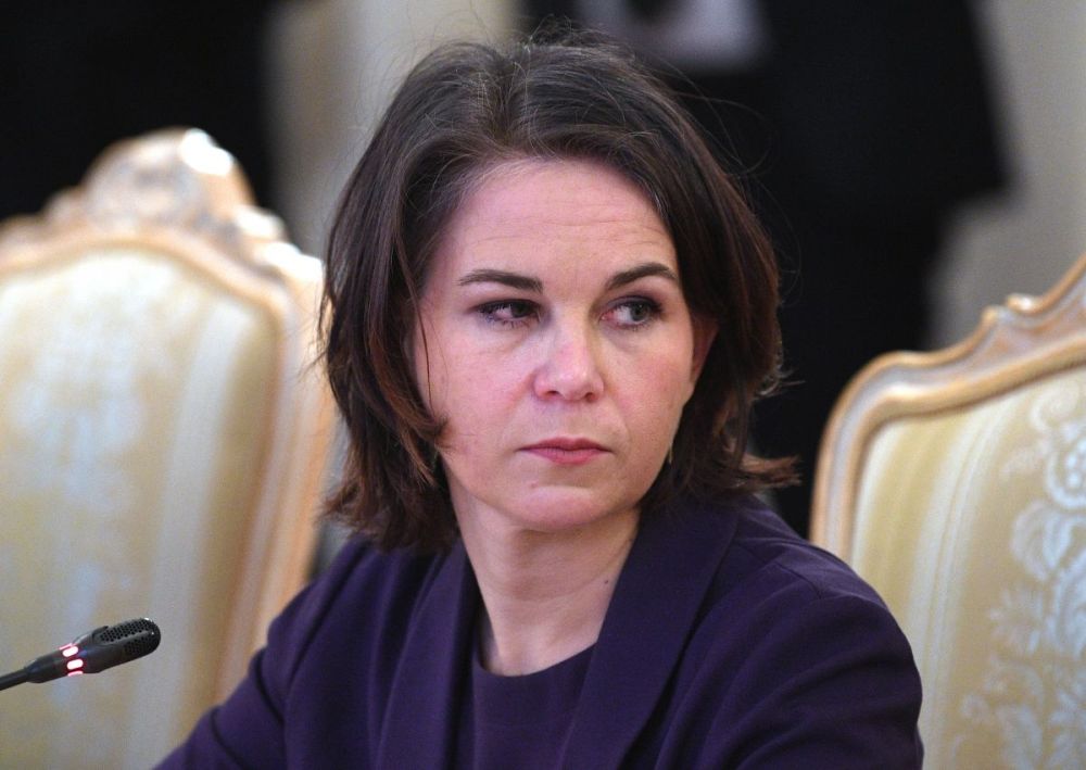 Глава МИД Германии сообщила о полном отказе от энергоресурсов из РФ
