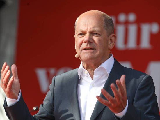 Шольц ответил украинскому послу на "обиженную колбасу"