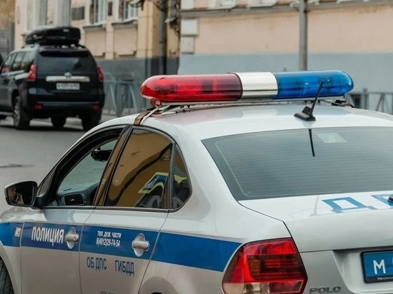 Пьяный водитель на каршеринге не смог уйти от погони ГИБДД, застряв в яме под Рязанью