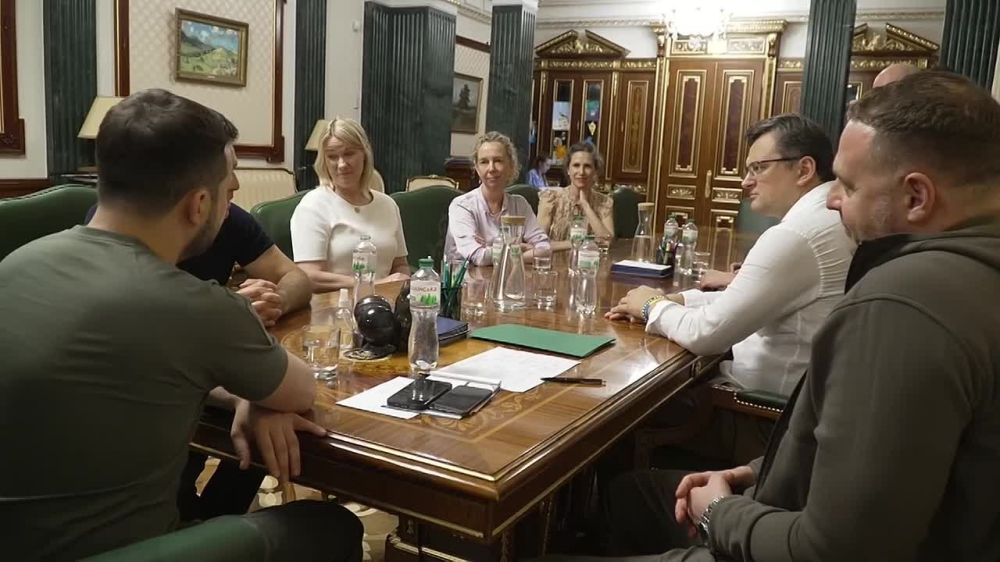 Американский комик Бен Стиллер приехал в гости к своему коллеге