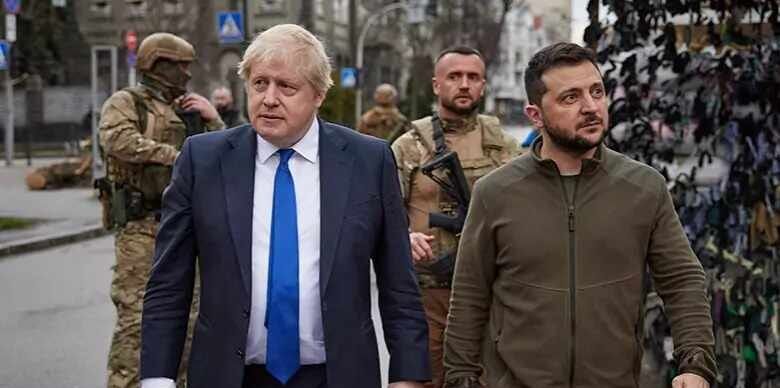 Политические “ястребы” западных элит решили продлить агонию Украины