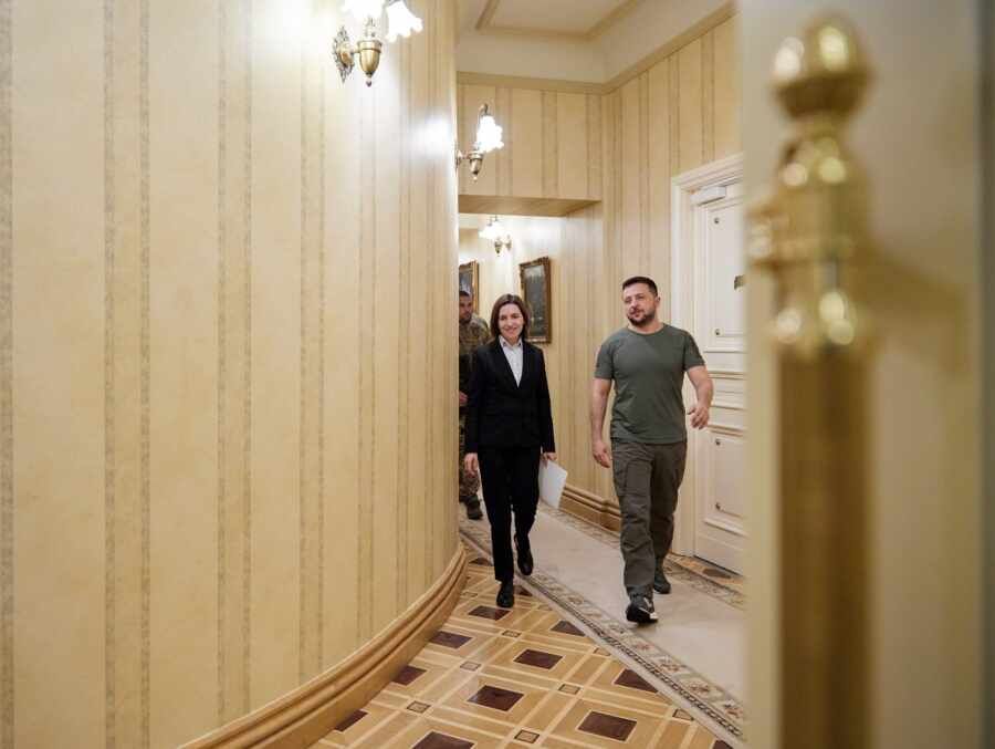 Конфликт на Украине раздувают до большой войны