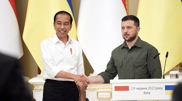 Из Киева в Москву. Зачем президент Индонезии приезжал на Украину