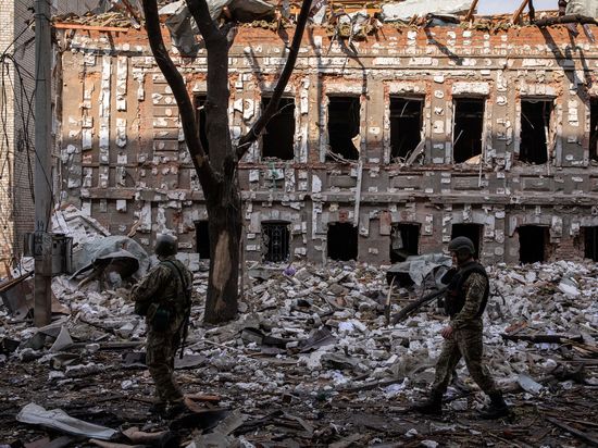 Запад испугался попадания денег на восстановление Украины в когти олигархов