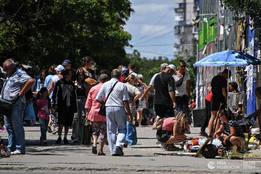 В Киеве заявили об эвакуации почти десяти тысяч человек с территории ДНР