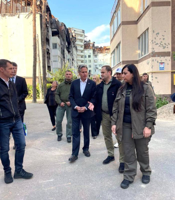 Тоню Блинкена потащили в Ирпень