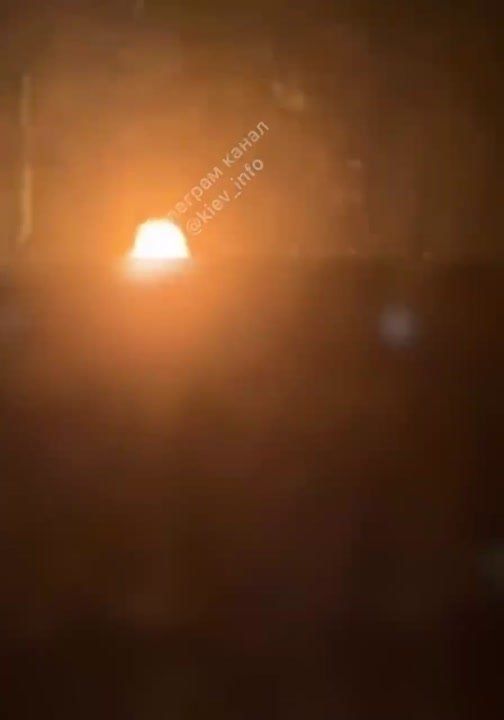 Андрей Руденко: Видео прилётов наших дронов камикадзе по военному объекту в г Белая Церковь под Киевом