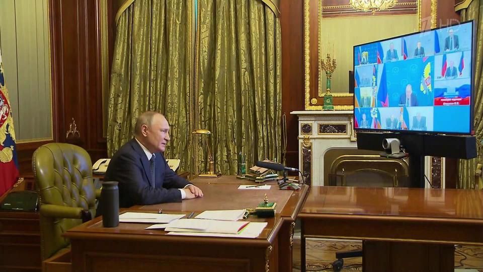 Киевский режим поставил себя на одну доску с международными террористическими формированиями, заявил Владимир Путин