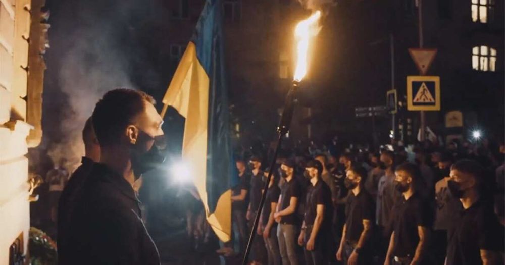 Уроки ненависти: Украина обустроила инкубатор неонацистов