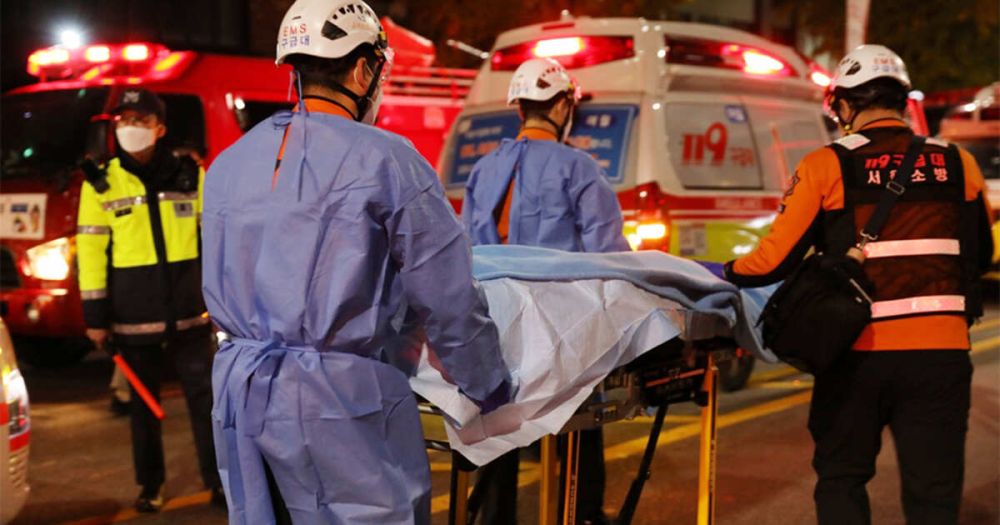 Тела погибших в давке в Сеуле россиянок доставят в РФ через Приморье