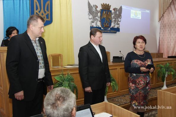 На этих двух разных фото