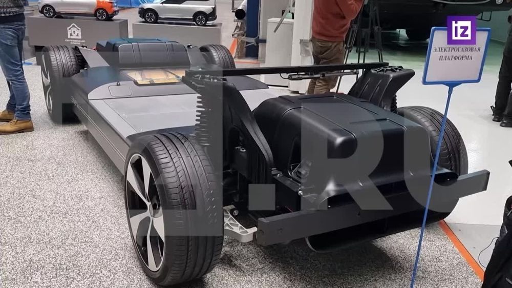 Вот, что не успели показать президенту РФ на Обуховском заводе в Санкт-Петербурге, где Владимир Путин осмотрел образец электромобиля E-NEVA