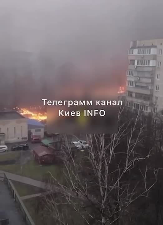 В рухнувшем на территорию учебного учреждения вертолёте в Броварах Киевской области находился глава МВД Украины Монастырский и его первый зам Енин, оба погибли