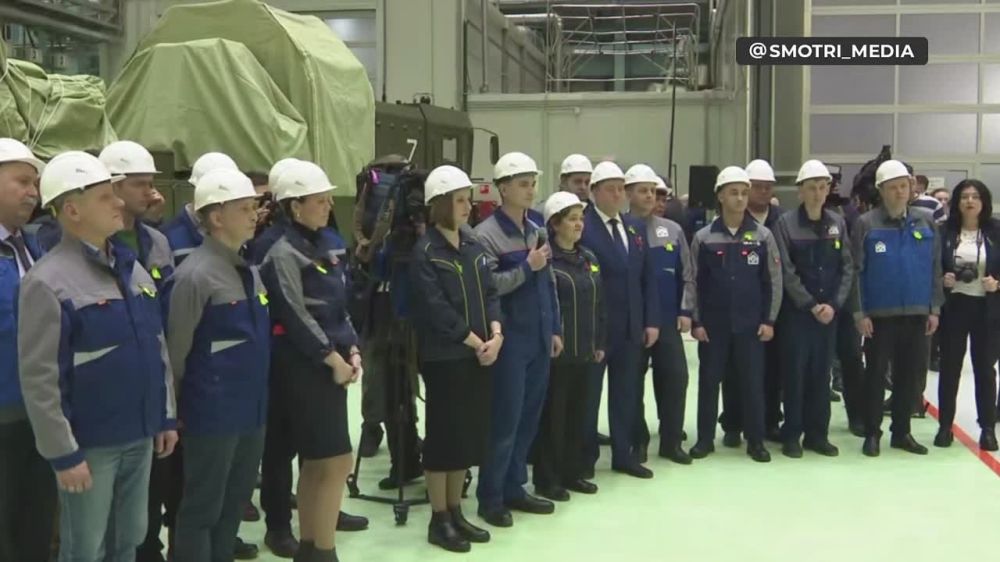 Сейчас количество боевой техники увеличивается, но и потребности у России возрастают, заявил Владимир Путин во время посещения Обуховского завода в Петербурге