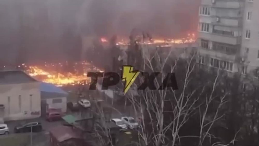 Кадры с места падения вертушки в Броварах под Киевом