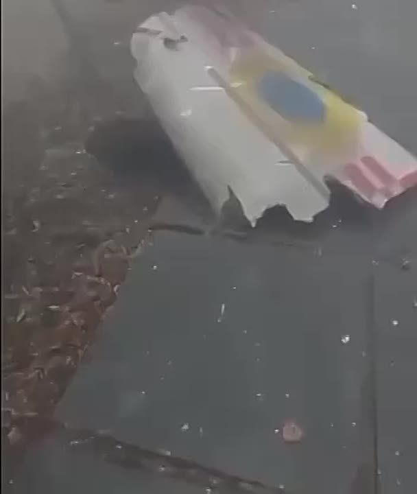 На борту старого НАТОвского вертолета летели 9 человек, причины катастрофы пока неизвестны