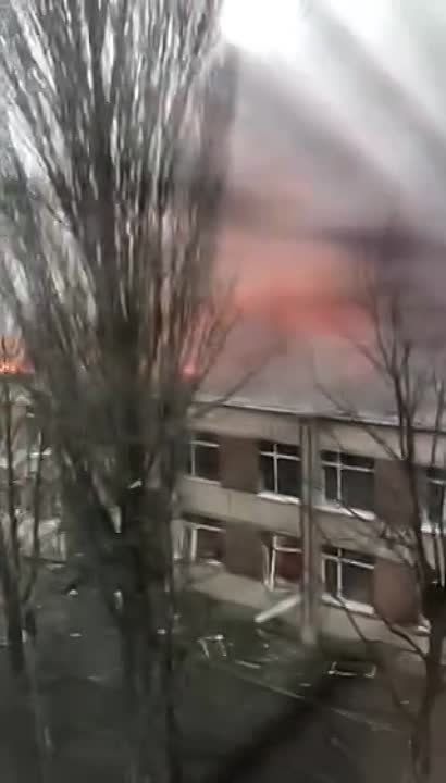 Последствия падения вертолёта МЧС Украины на детский сад в Броварах Киевской области