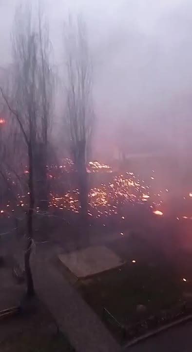 Первые секунды после падения украинского вертолета в Броварах (под Киевом)