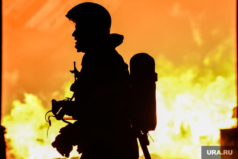 Появились кадры разрушений от упавшего на детсад вертолета в Киевской области. Видео