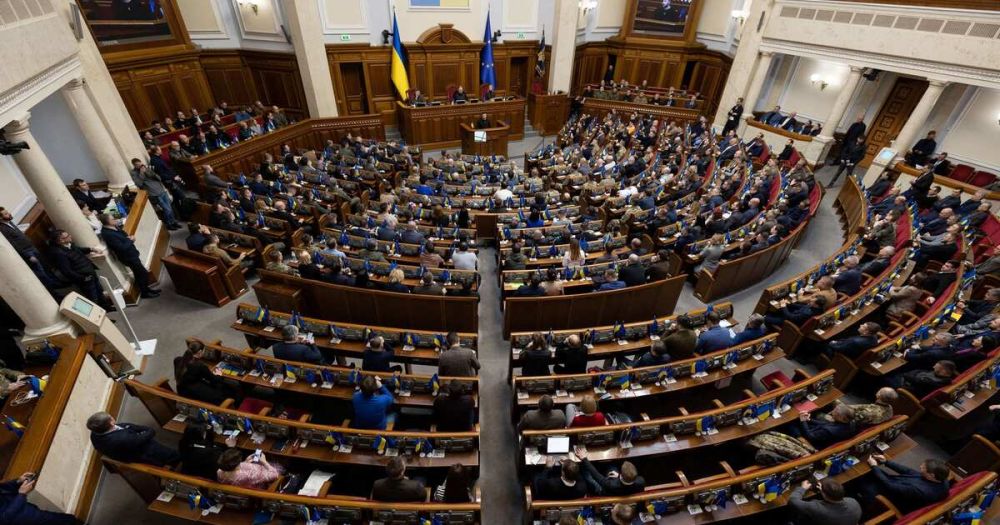 Передел власти: Запад толкает Украину в пучину политического хаоса