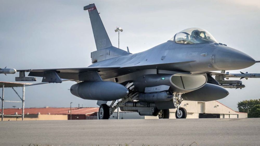 ������ ����� �������� ������� ����������� F-16