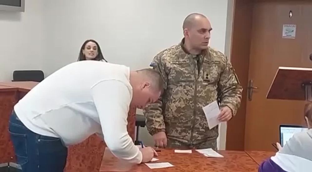 Украинский телеграм-канал "Политика Страны" пишет: