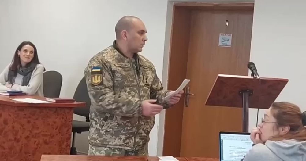 Мобилизация на Украине добралась до чиновников: в Броварах повестки раздали прямо на заседании горсовета, в том числе мэру