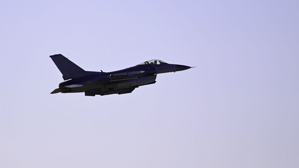 ������� ��������� � ����������� ����������� F-16