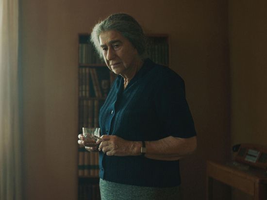 На Берлинском кинофестивале звезды прошли по дорожке из вторсырья