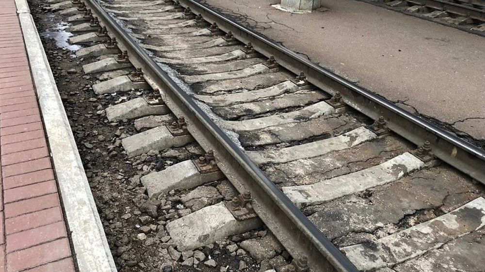 Под Киевом в Борисполе сошел с рельсов грузовой поезд