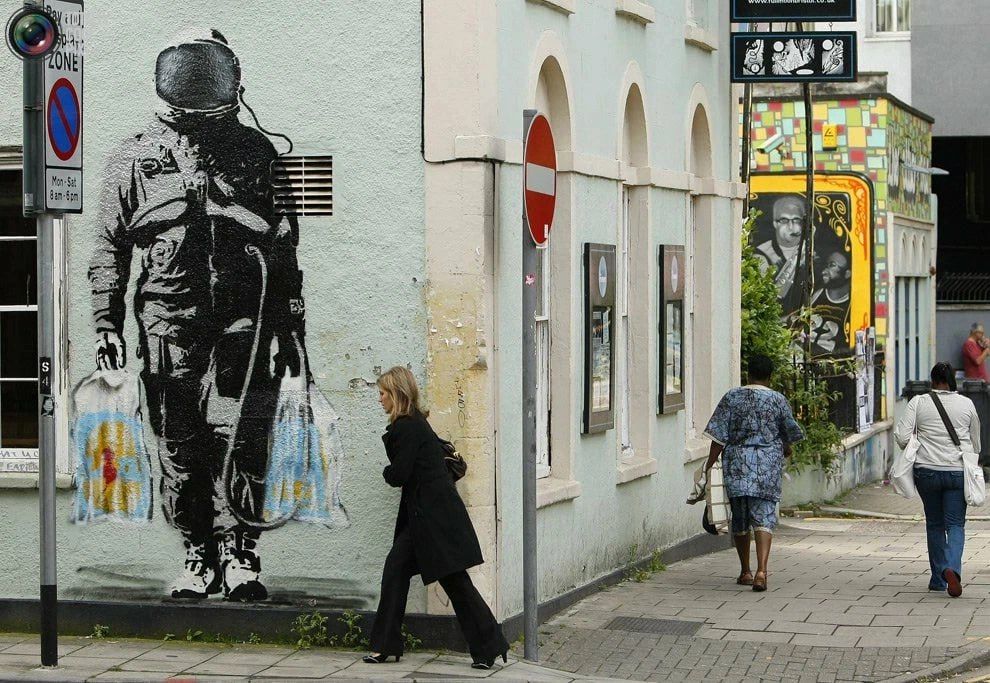 Секретный художник "Бэнкси" - русский? Поляки написали целую книгу