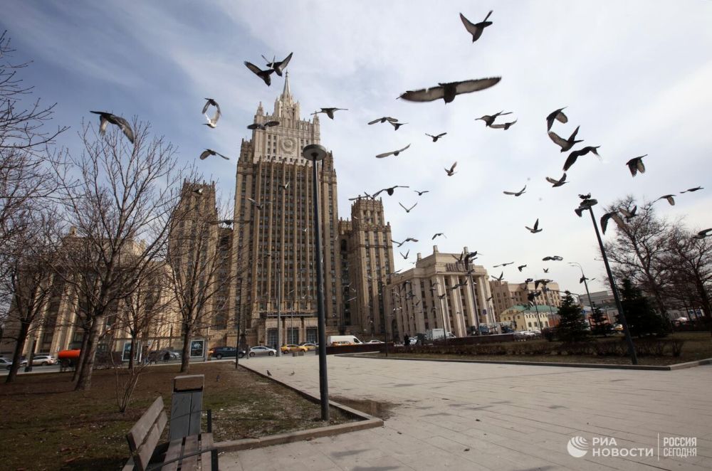 Замглавы МИД и замгенсека ООН обсудили выполнение зерновой сделки