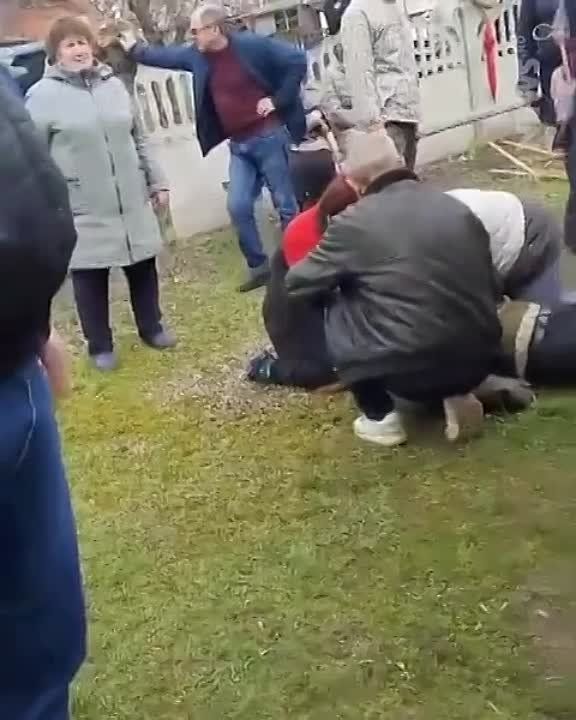 Сторонник раскольнической ПЦУ умер во время попытки захвата храма Украинской православной церкви в Киевской области, сообщили в Союзе православных журналистов