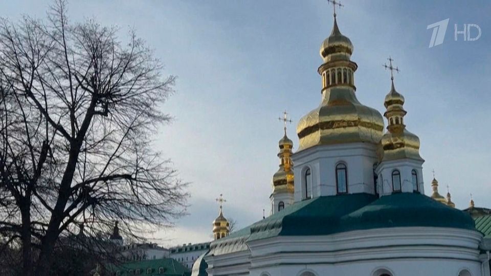 В канонической Украинской православной церкви сообщили о новой попытке раскольников силой захватить собор Александра Невского в Хмельницкой области