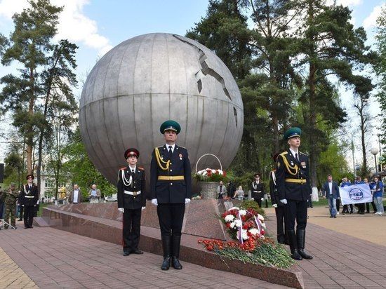 В Брянске почтили память ликвидаторов аварии на Чернобыльской АЭС
