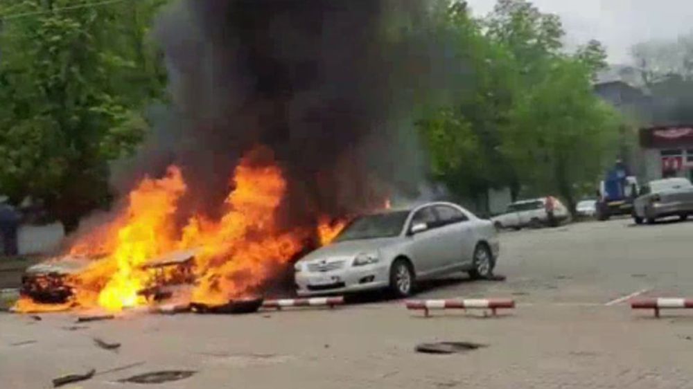 В центре Донецка от прямого попадания украинского снаряда в автобус погибли семь жителей