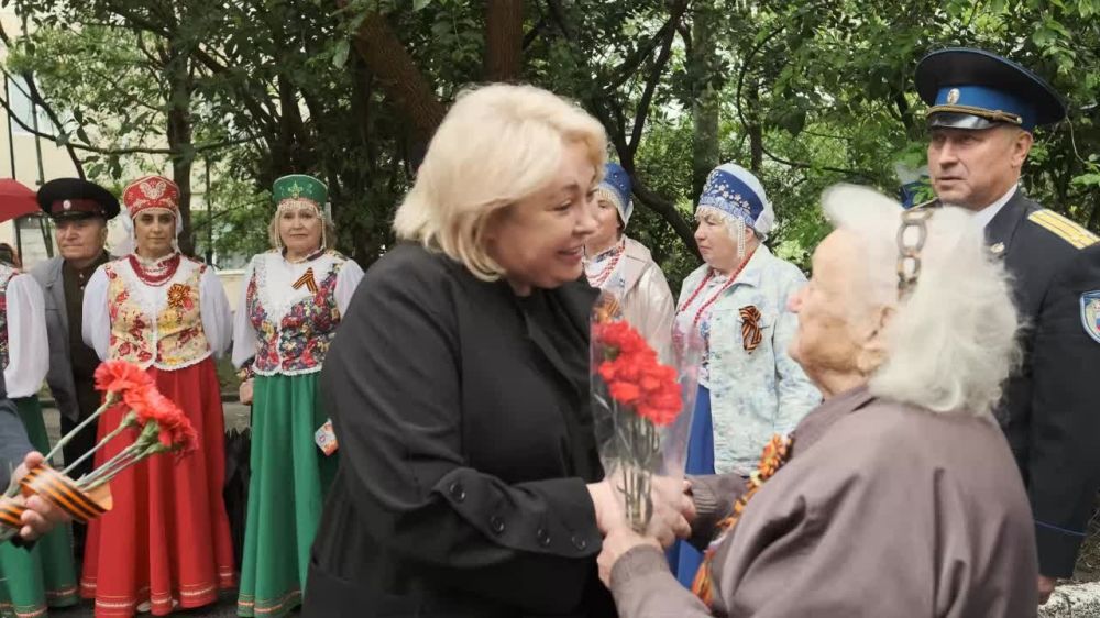 Янина Павленко: Самые искренние, важные, самые главные слова сегодня, конечно, нашим дорогим ветеранам, труженикам тыла, детям войны! Счастлива, что озвучила их лично