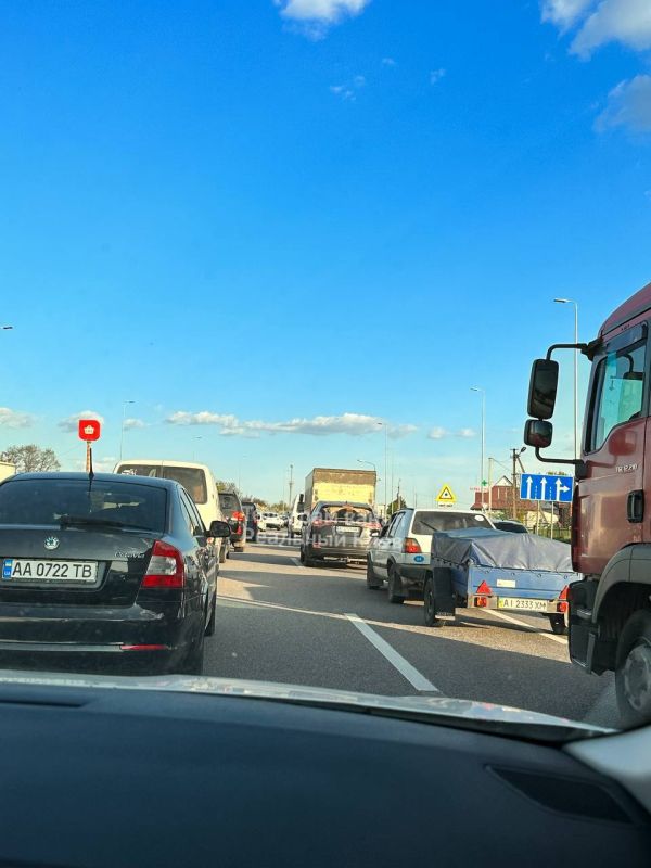 Невероятная пробка в сторону Белой Церкви