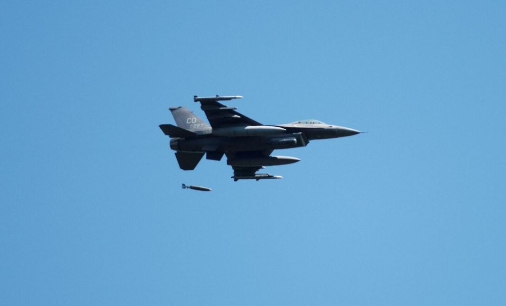 � ���������� �������� �������� �� ������ � ��������� ��������� F-16 �������
