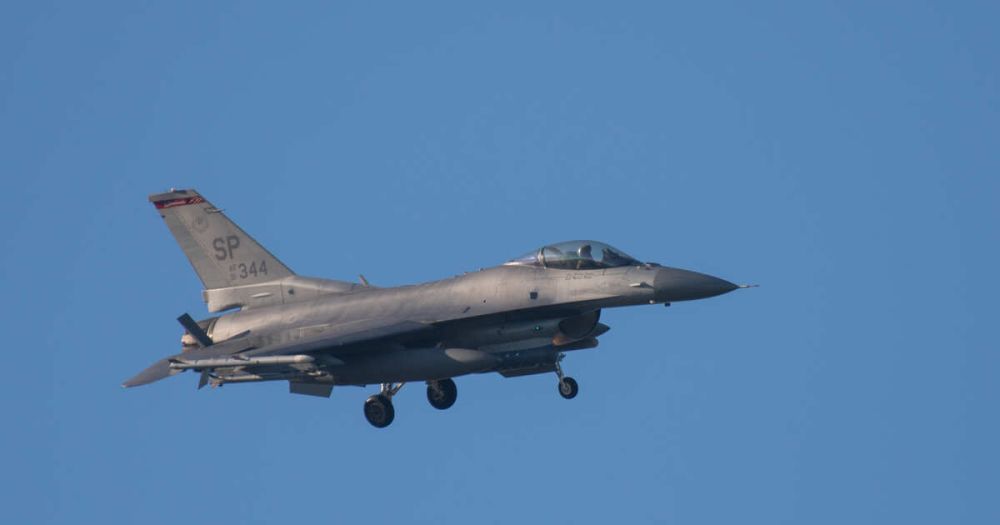 В МИД Чехии опровергли связь поставок F-16 Киеву с контрнаступлением