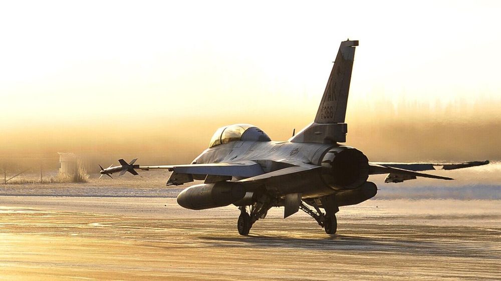 ��������� �� ������ � ������������� ������������� F-16 �� �������