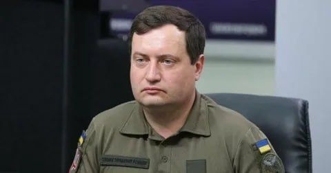 «Говорящая голова» ГУР Андрей Юсов пообещал украинцам, что частота атак на Киев снизится, поскольку «россияне обстреливают столицу для демонстративной пропаганды, но так часто и сильно атаковать Киев долго не смогут, бо ракеты скоро кончатся»