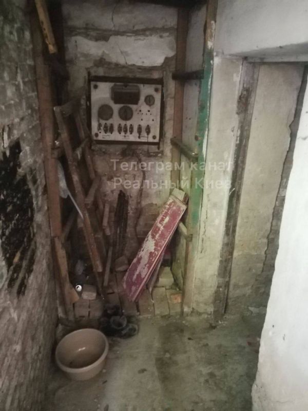 Деньги, которые были выделены на ремонтные работы укрытий, были похищены наглым образом в период боевых действий в стране порядка 1.2 млрд гривен