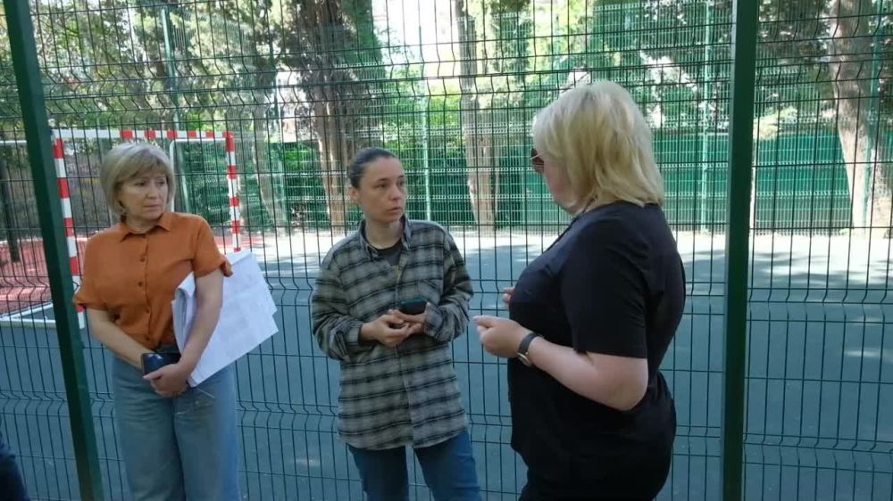 Янина Павленко: Выехала на Красных Партизан, 26, где проводился ремонт двора