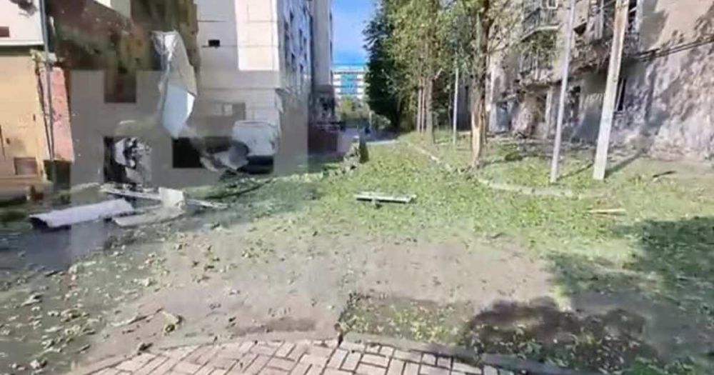 Один человек погиб и еще шестеро пострадали при ударе ВСУ по Донецку