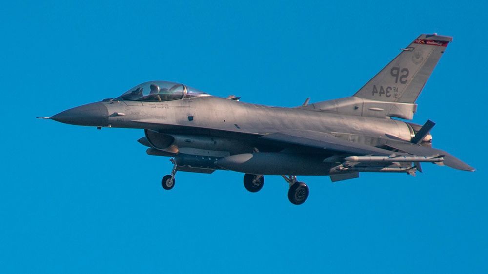 � ��������� ���������� �������� ����� �������� �������� � �������� ����� F-16