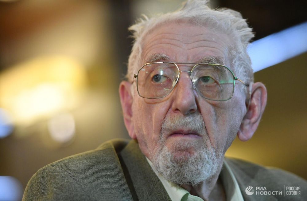 В Москве началось прощание с одним из основателей "Яблока" Шейнисом