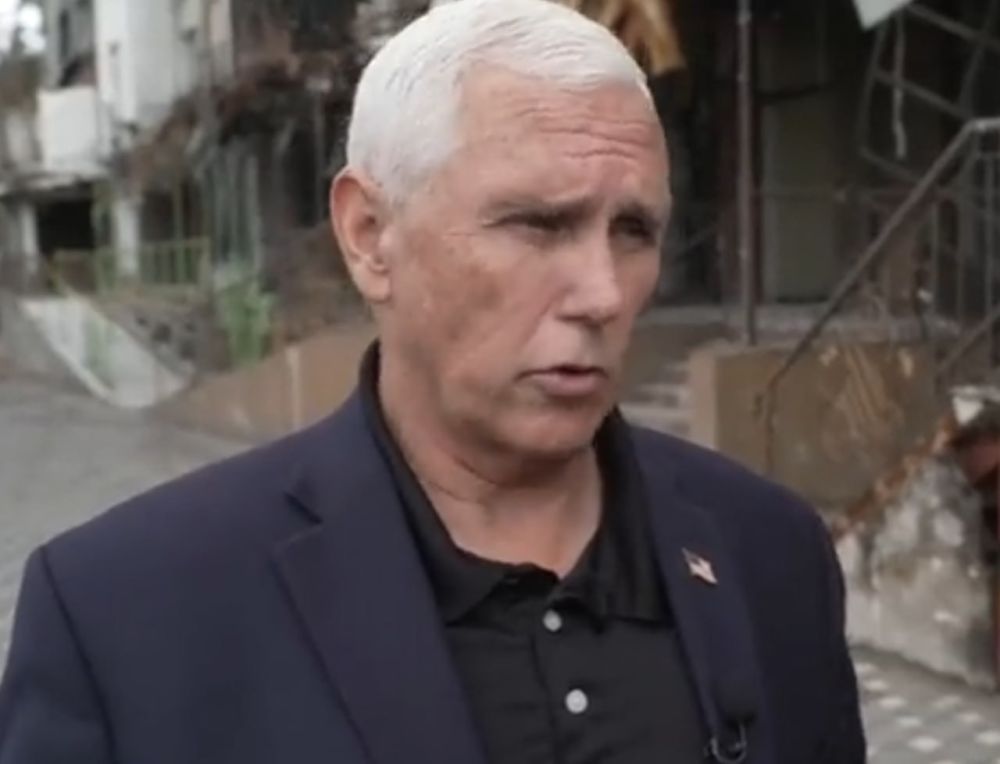 С неожиданным визитом в Киеве побывал Майк Пенс — вице-президент США времен Дональда Трампа и нынешний его соперник в борьбе за место кандидата в президенты от Республиканской партии