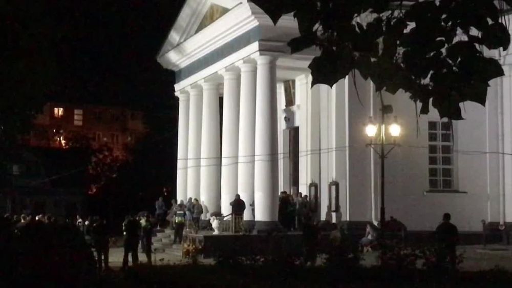 В Белой Церкви с вечера начался захват раскольниками ПЦУ Спасо-Преображенского кафедрального собора