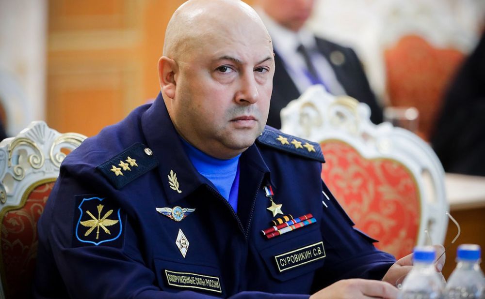 Особенности работы Суровикина дают почву для фейков
